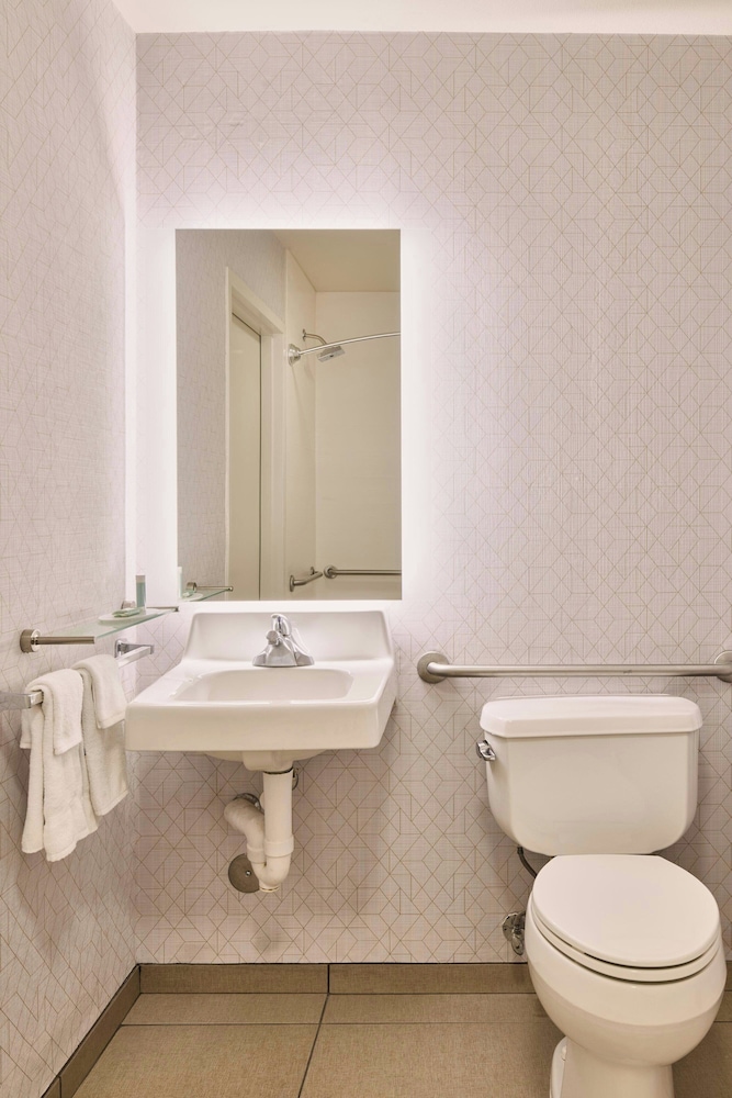Springhill Suites Phoenix Glendale Peoria 43/49