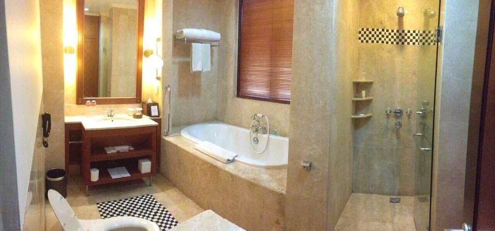 جناح ديلوكس عائلي بسرير مزدوج وسريرين منفصلين، The Patra Bali Resort and Villas 4/7