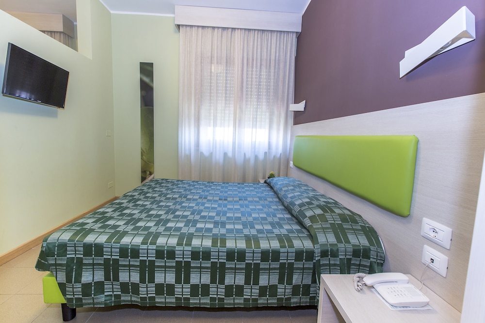 Hotel Residence Ulivi E Palme 64/71
