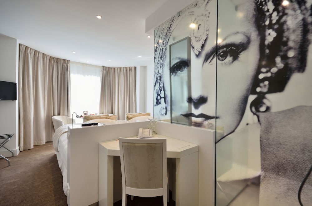 Renoir Cannes Hotel 52/68