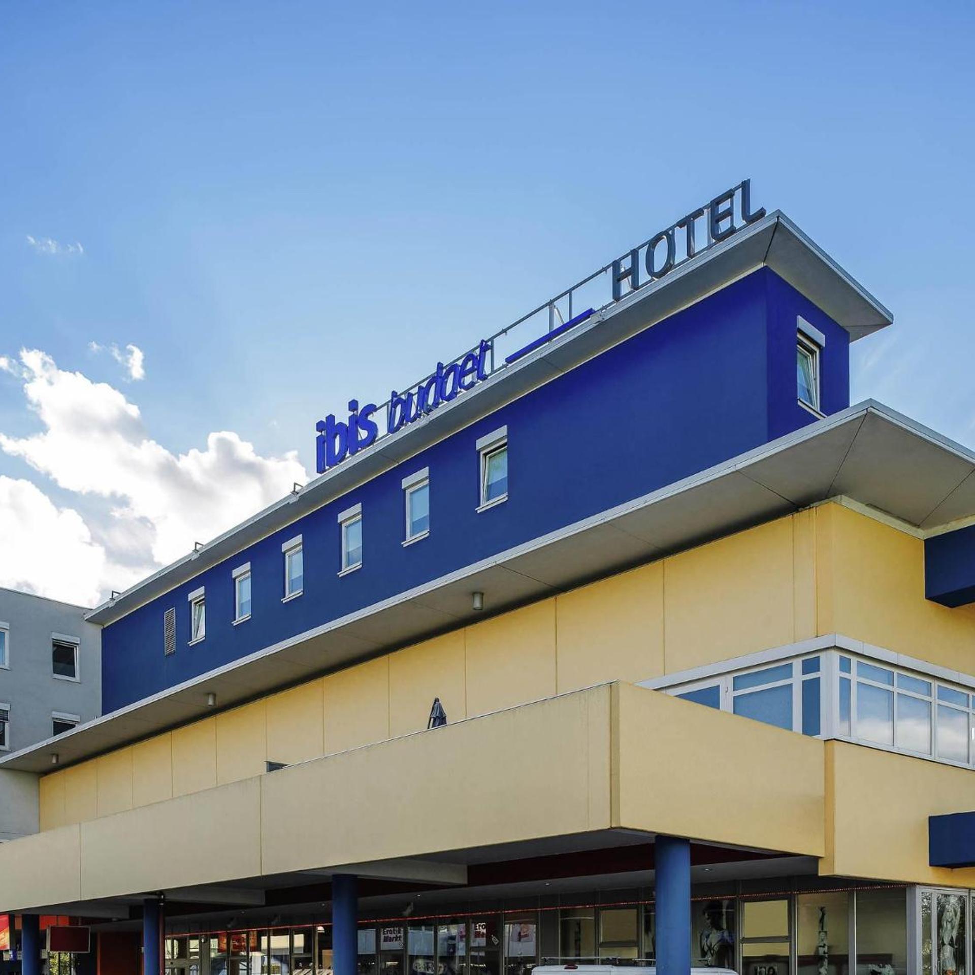 Ibis Budget Salzburg Airport - Self-Check-In 1/29