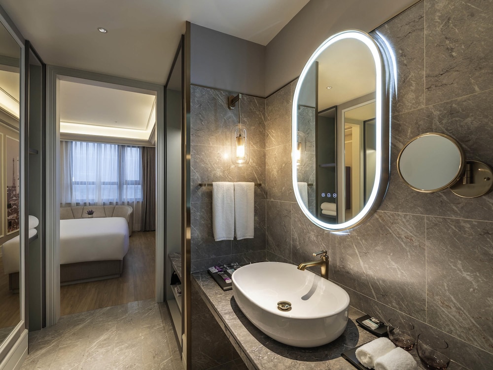 Mercure Shanghai Hongqiao Central 40/41