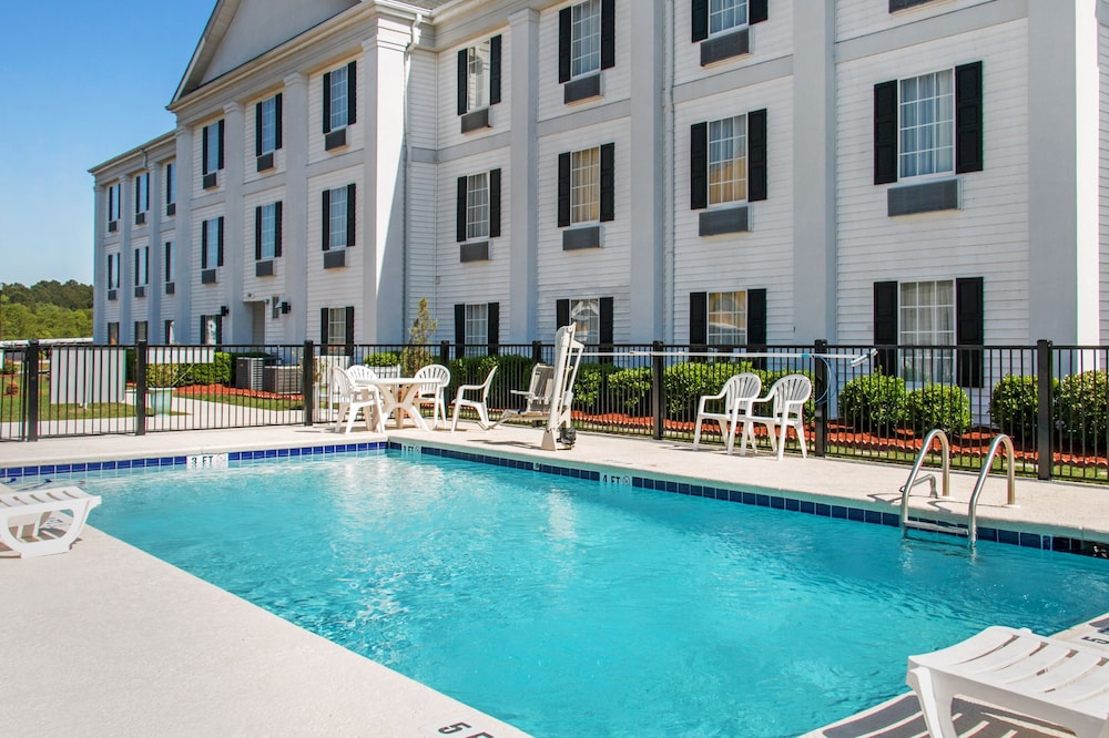 Quality Inn Pooler - Savannah I-95 5/50