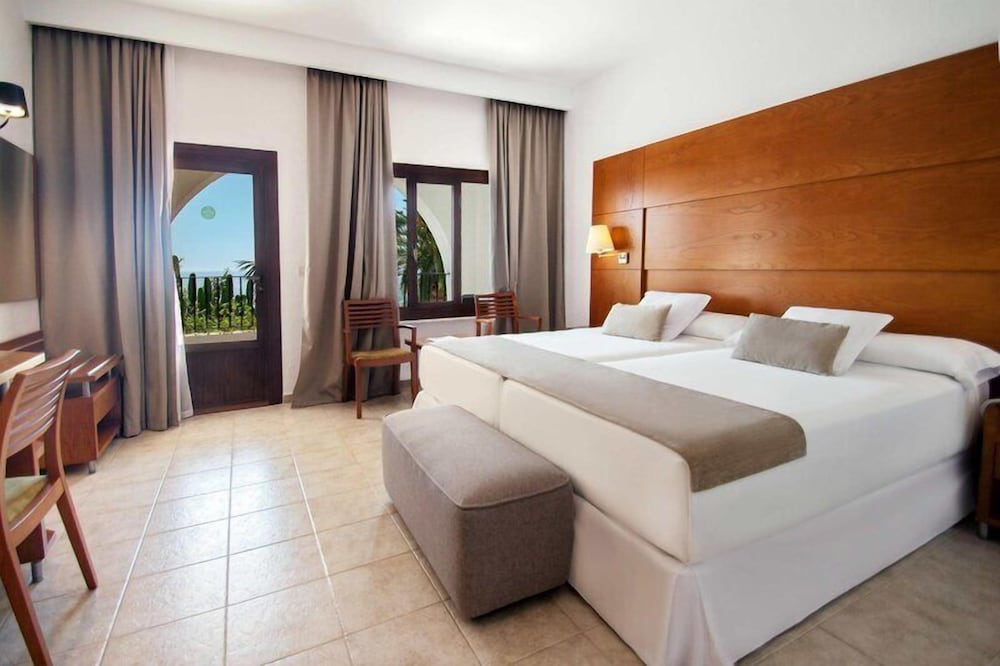 Contemporary, Twin Beds, Partial Ocean View, Terrace