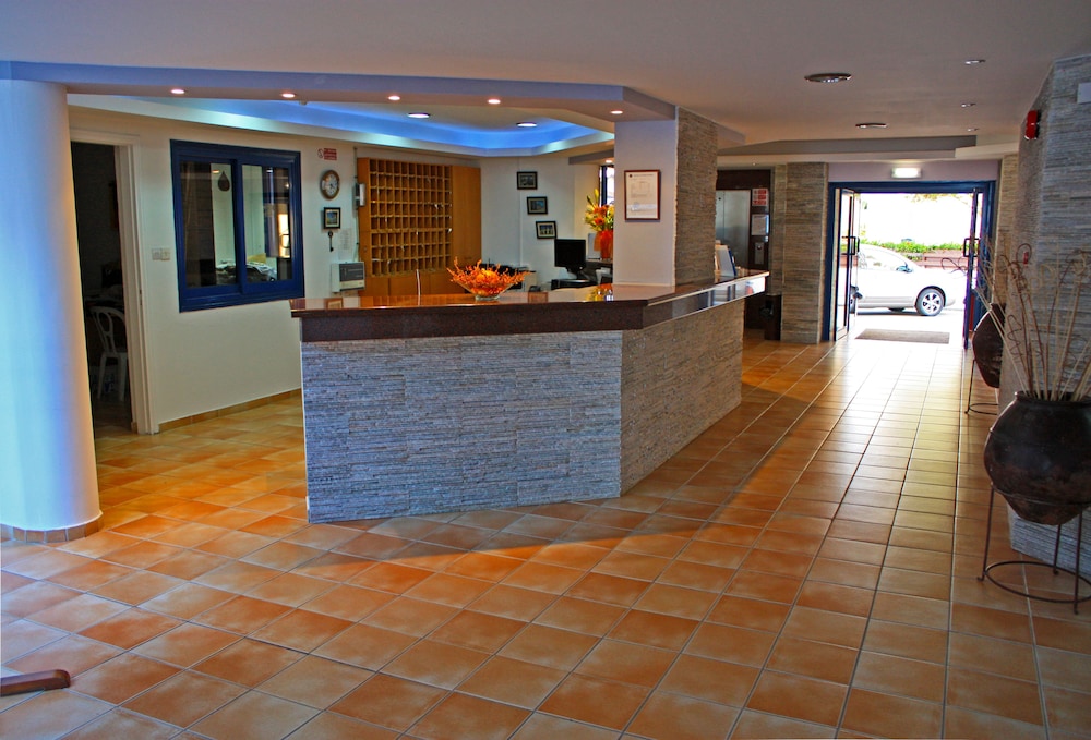Myroandrou Hotel Apartments 6/38