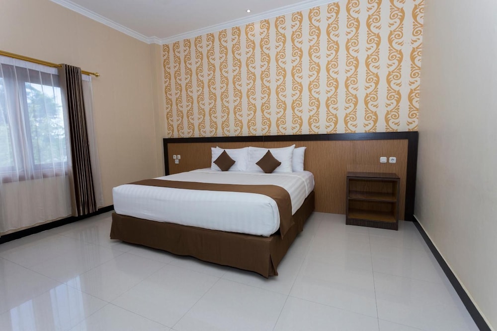 Sylvia Hotel Maumere 18/57