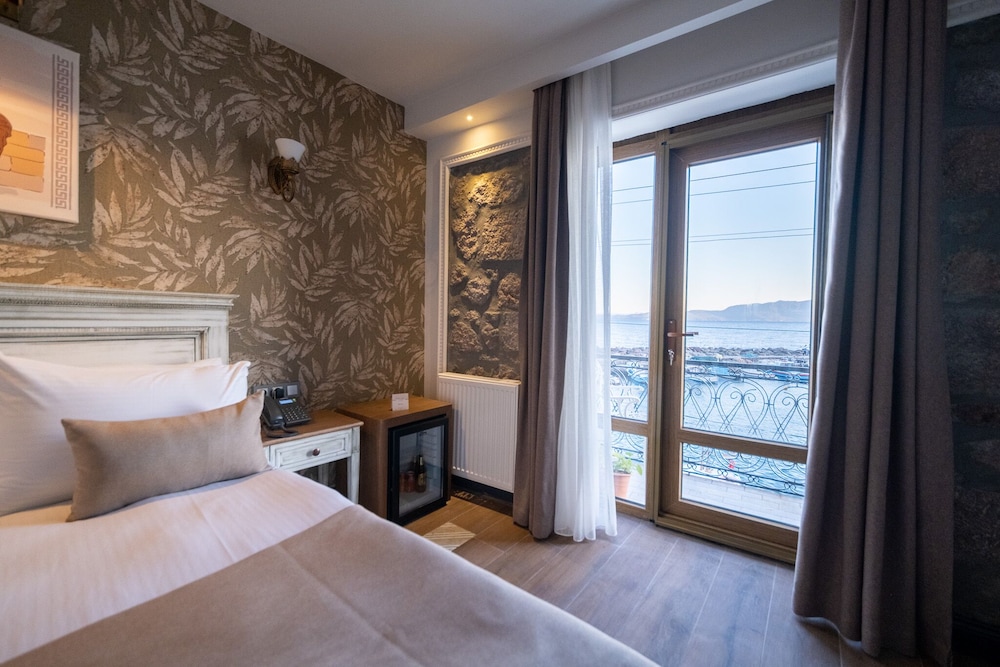Assos Troy Port Hotel 12/47
