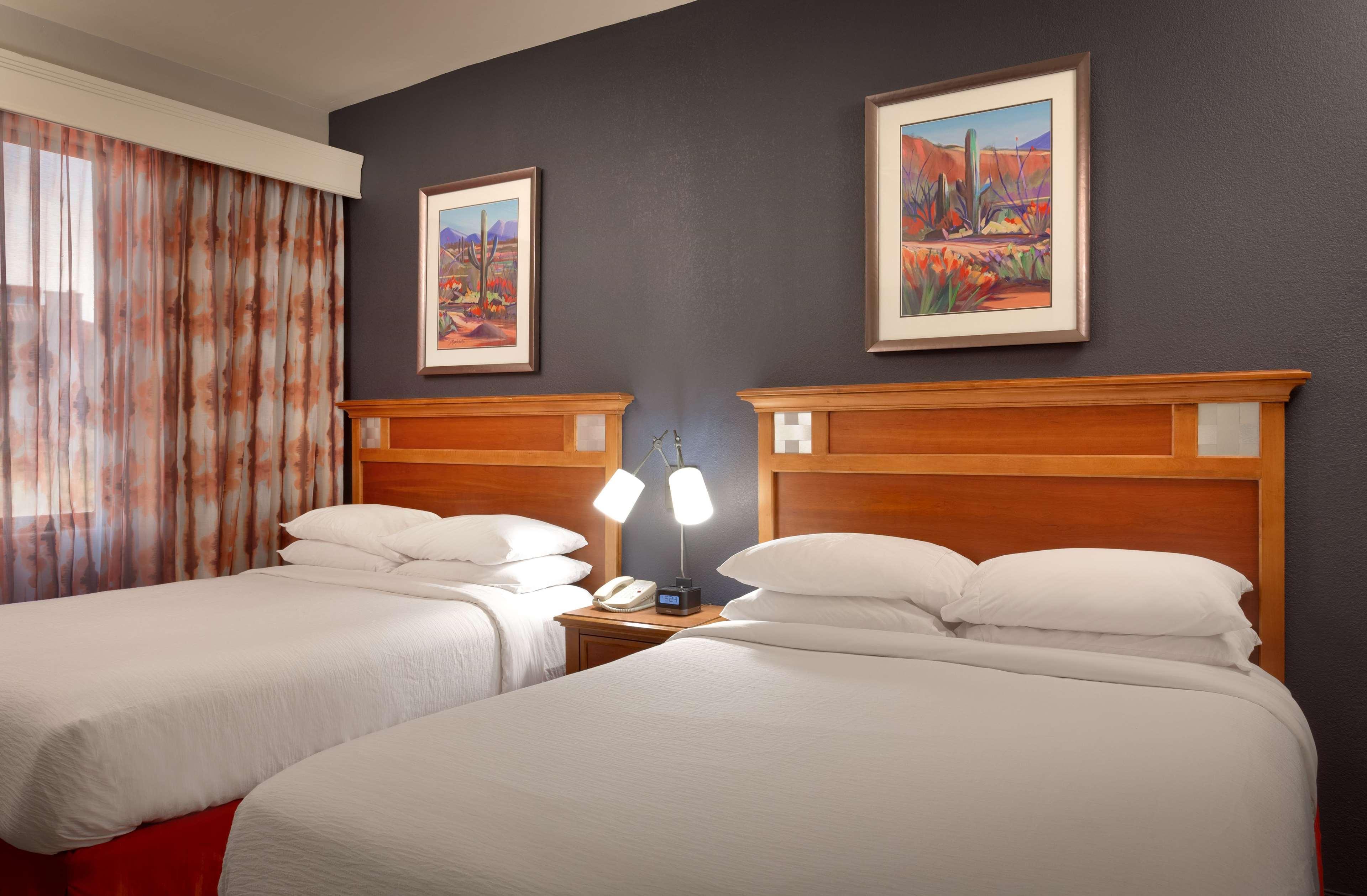 2 ROOMS, SUITE, 2 QUEEN BEDS