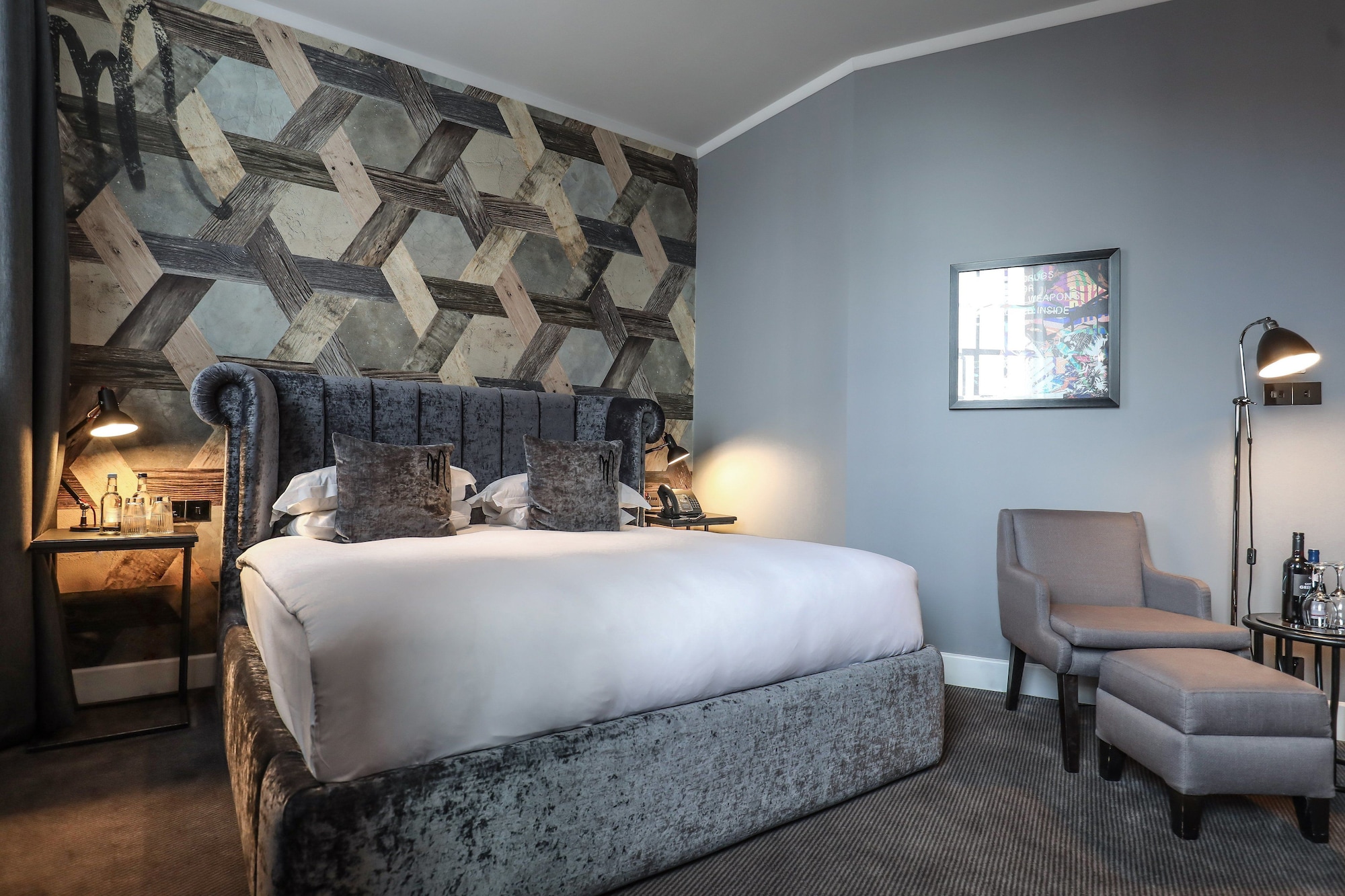 CLUB, DOUBLE BED