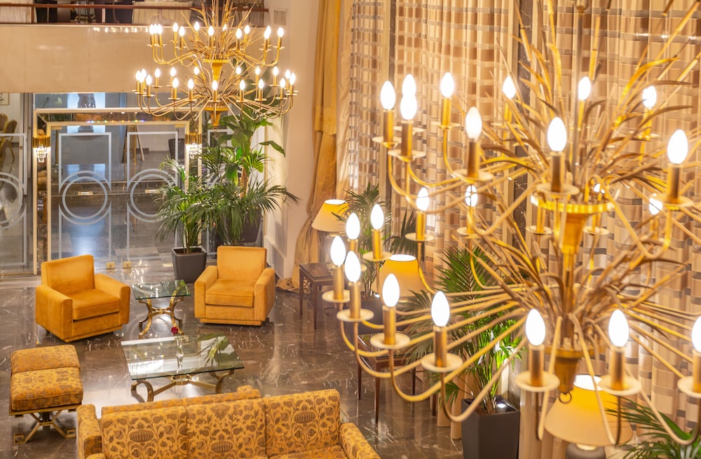 Ilisia Hotel 64/68