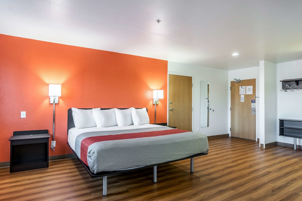 Motel6 Barkeyville, PA 14/41
