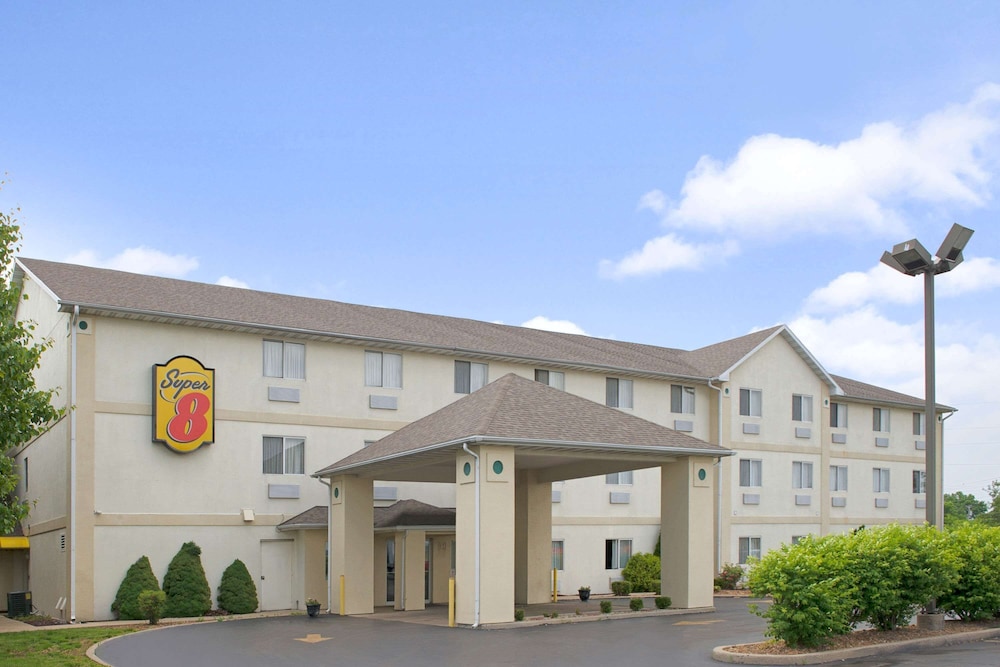 Super 8 By Wyndham Pontoon Beach Il St Louis Mo Area 2/29