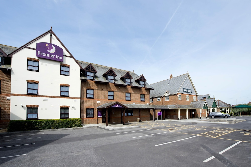 Premier Inn Christchurch West in CHRISTCHURCH - UK