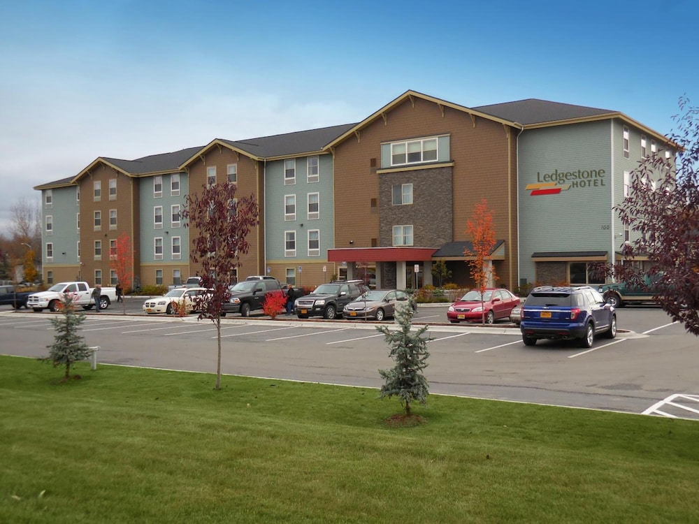 Ledgestone Hotel Elko 43/50