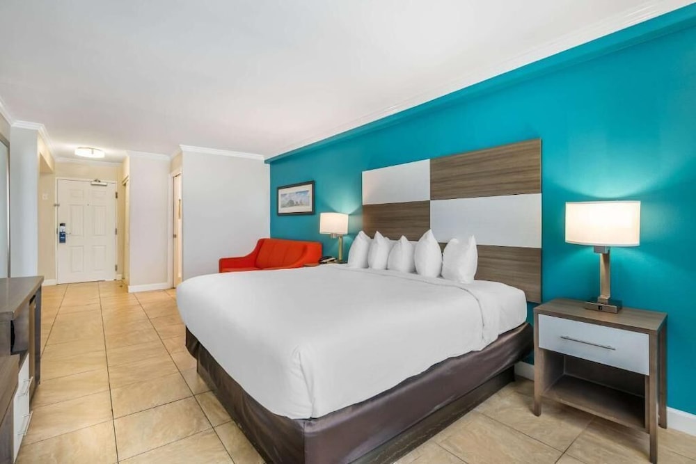 Room, King Bed, Ocean Front, Balcony