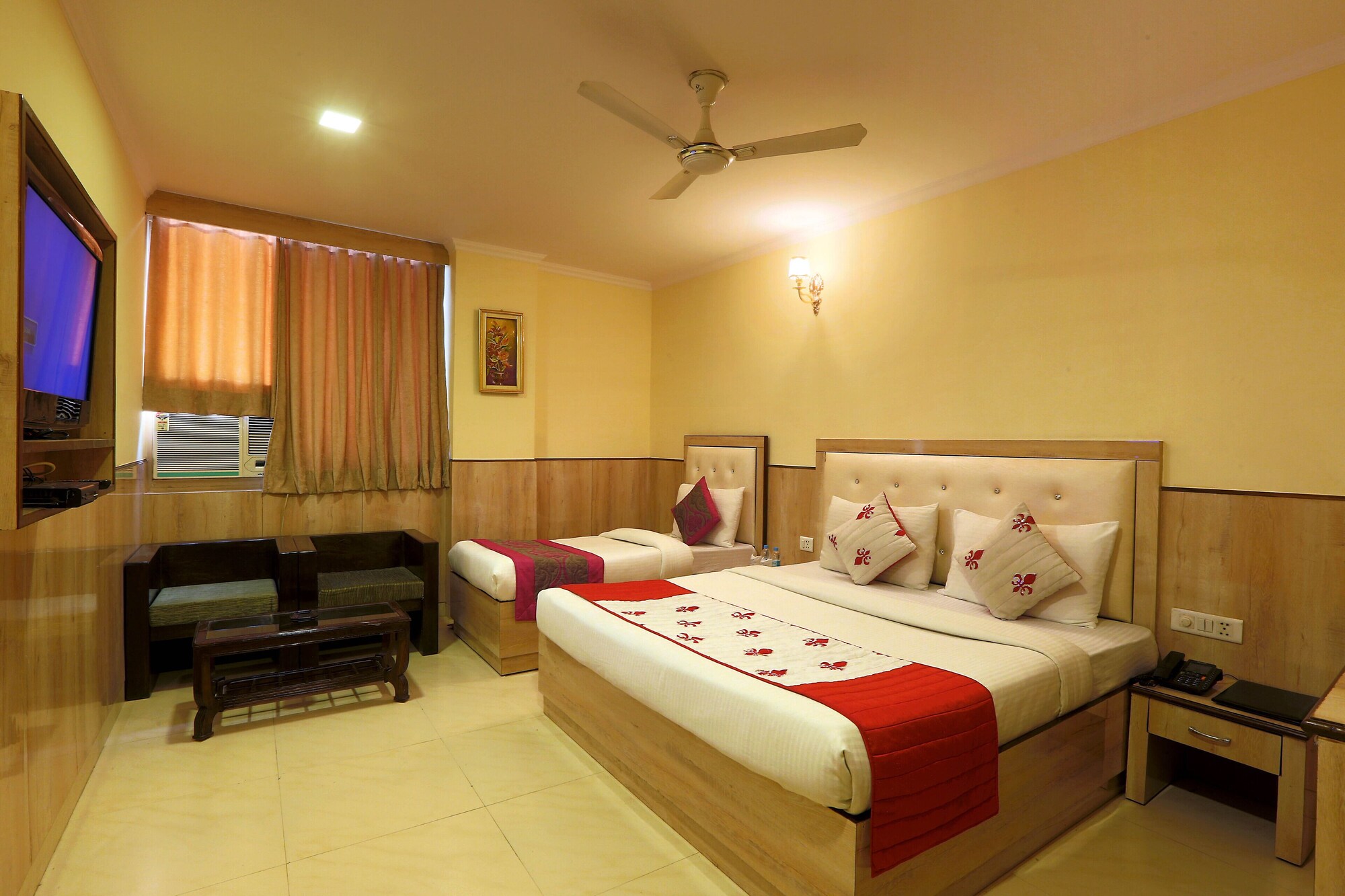 EXECUTIVE, TRIPLE, KING BED