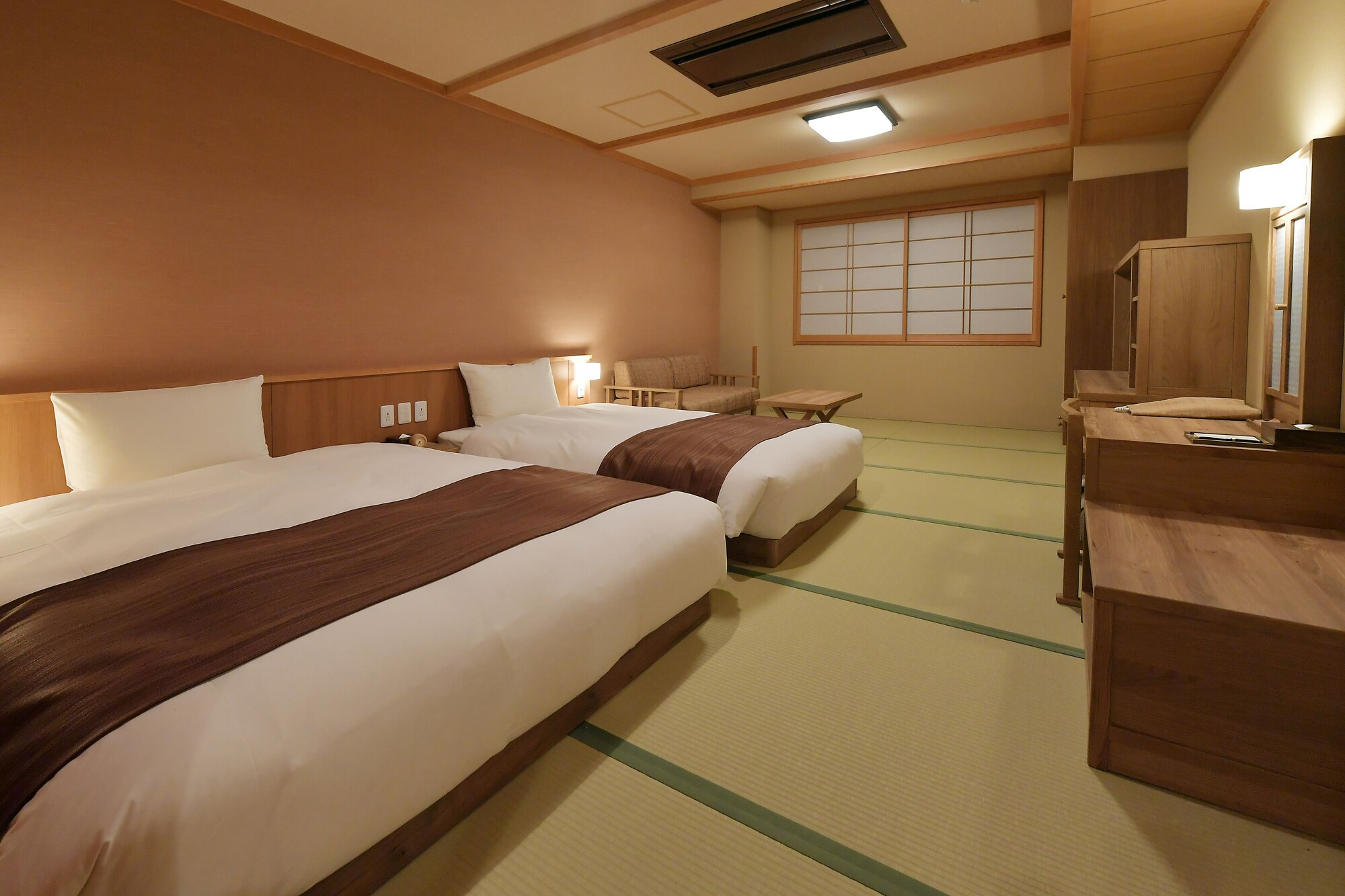 ROOM, TWIN BEDS