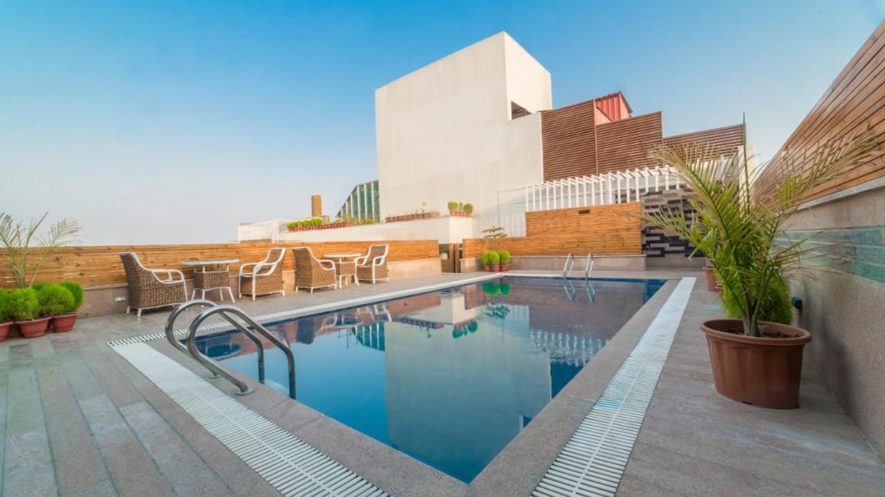 Costa Riviera Hotel 34/56