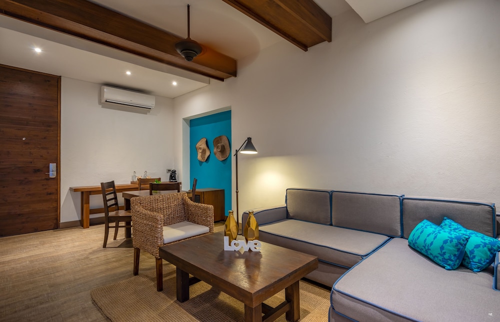 Sophia Hotel 50/65