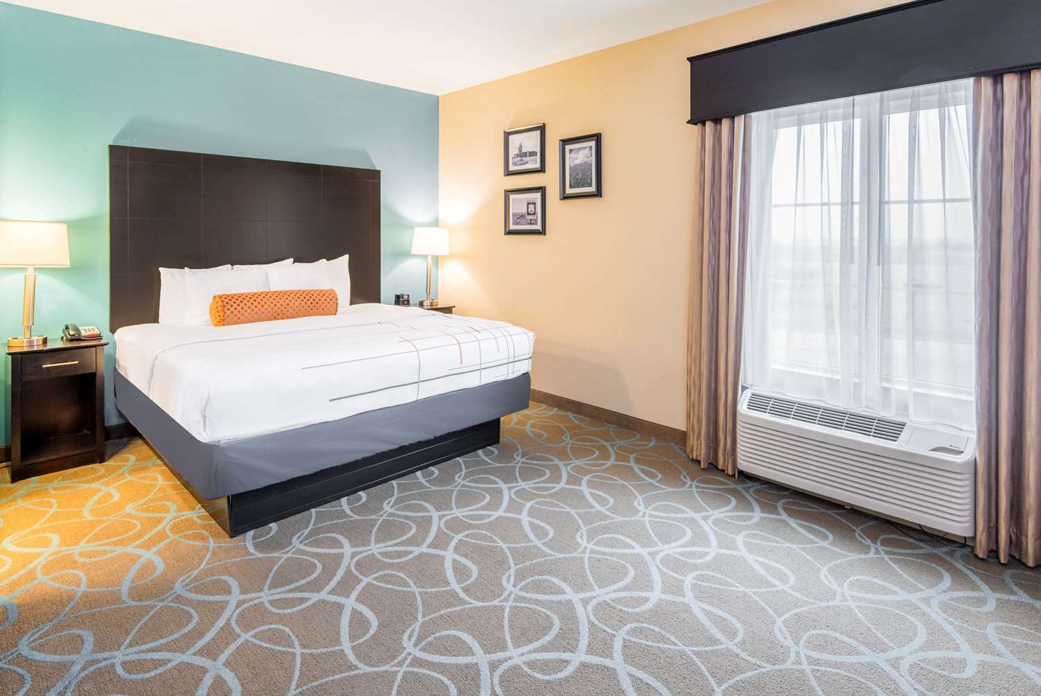 La Quinta Inn & Suites by Wyndham Clinton Historic Route 66 9/48