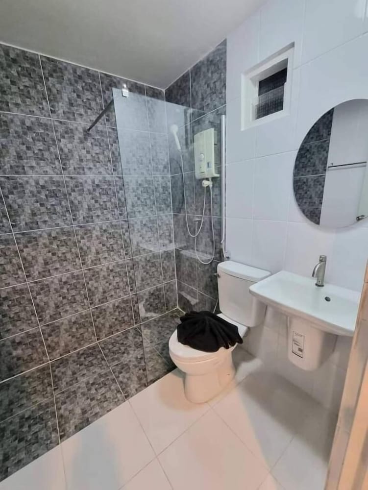 Kiatnakhon Hotel 37/40