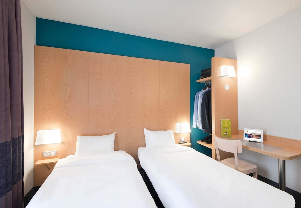غرفة بسريرين منفصلين، B&B Hotel Grenoble Centre Alpexpo 3/5