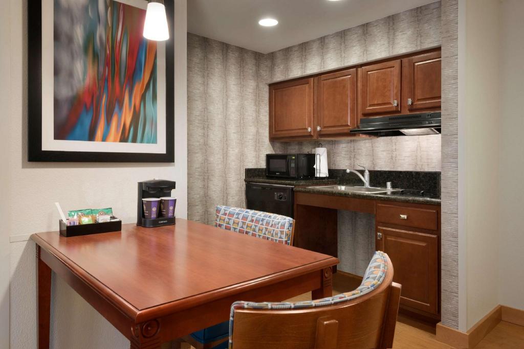 2 BEDROOMS, SUITE, 1 KING OR 2 QUEEN BEDS, ACCESSIBLE