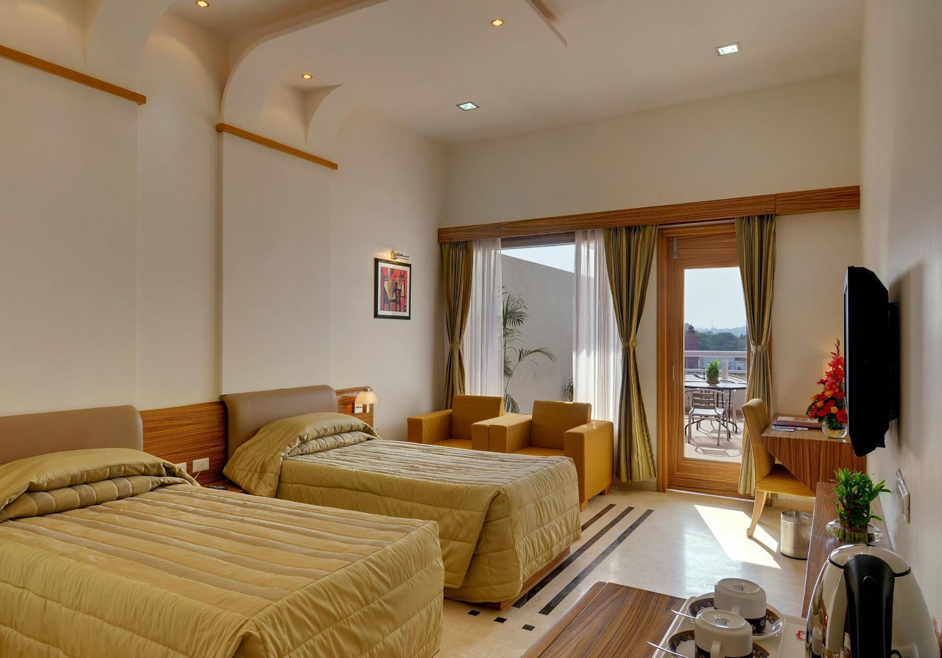 Deluxe, Twin Beds
