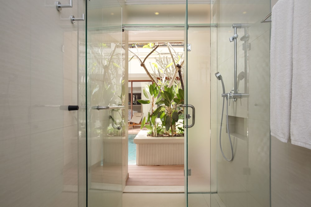 Seminyak Lagoon All Suites Hotel 46/47