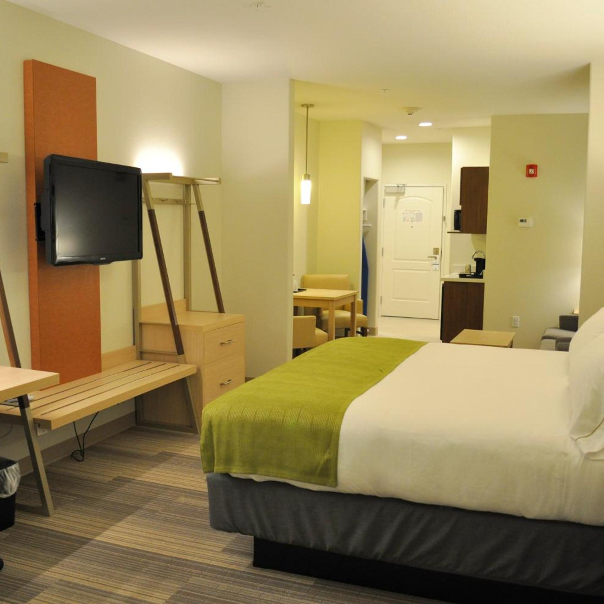 Deluxe, King Bed, Accessible