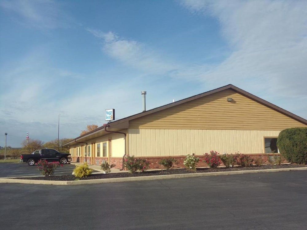 Huggy Bear Motel 3/16