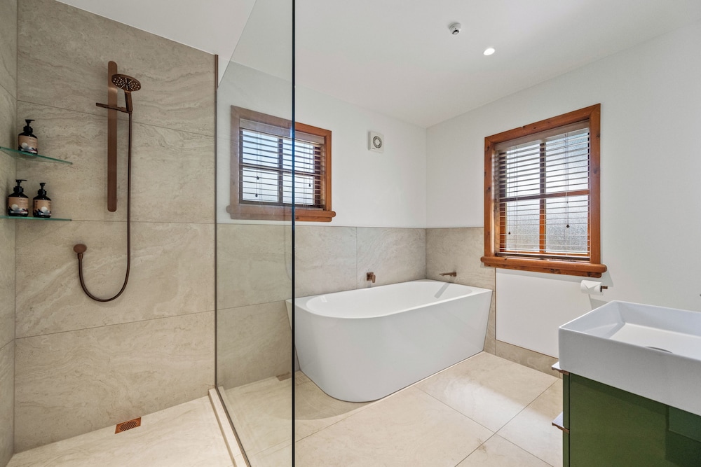 Wanaka Homestead Lodge Cottages 46/48