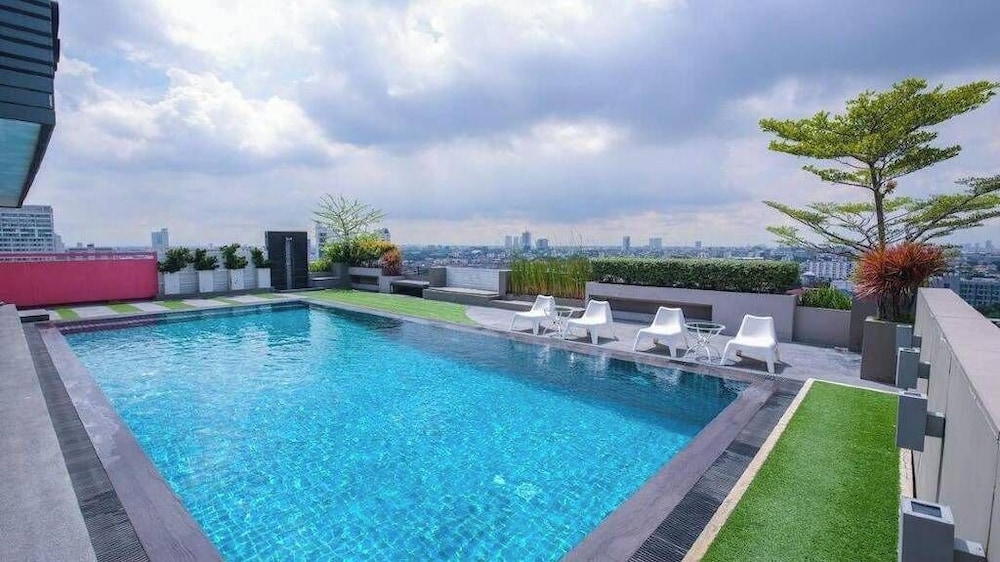Bangkok Inter Place Hotel 71/72