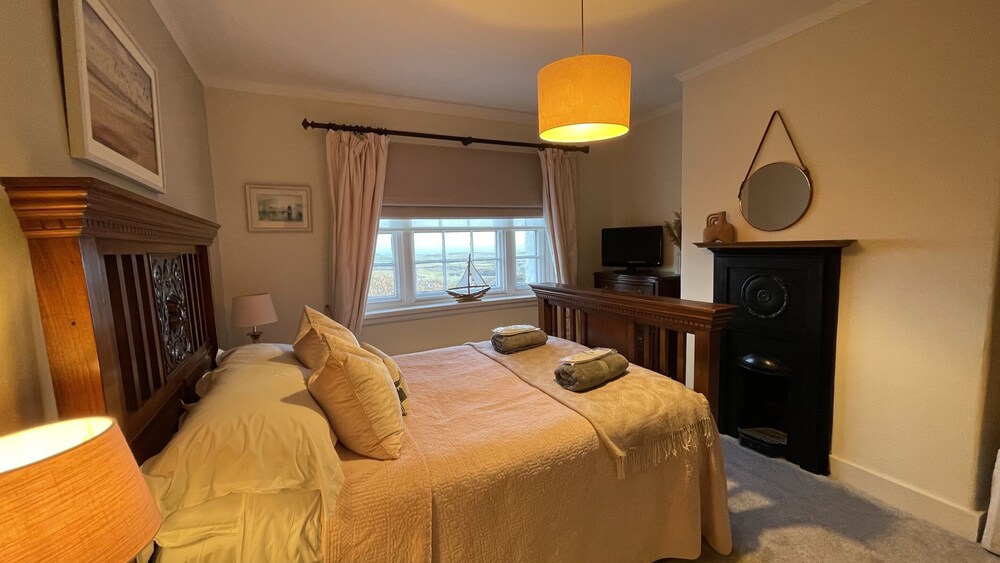 South Stack Coastal Retreats 8/50