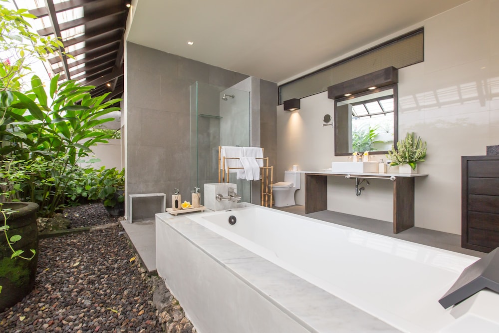 Villa Roku By Nagisa Bali 50/50