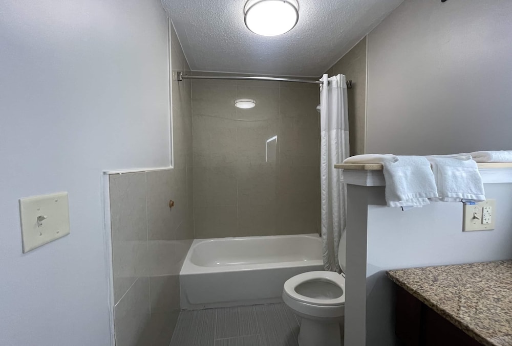 Days Inn And Suites By Wyndham York 23/28