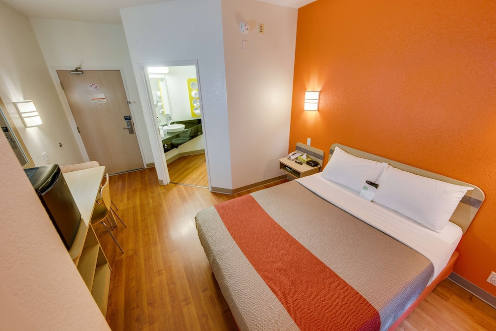 Motel6 Brampton, ON - Toronto 16/33