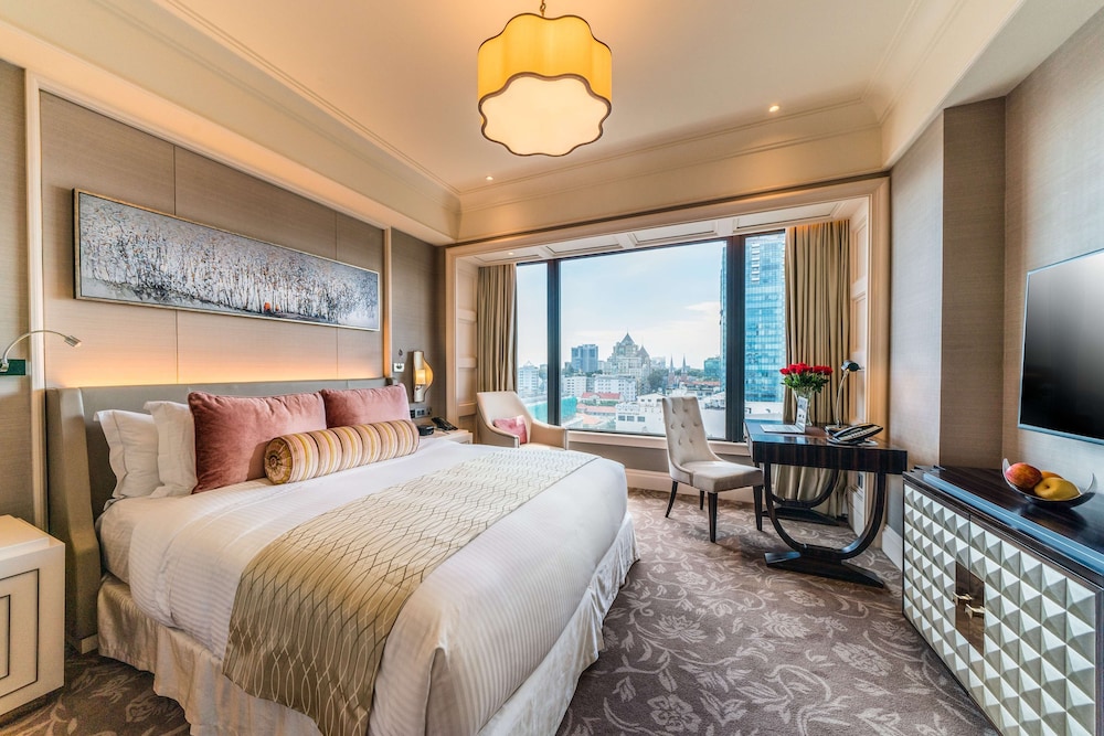 SIGNATURE, KING BED