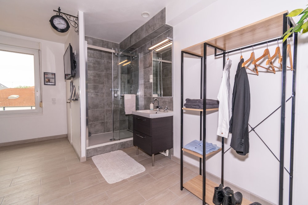 Private & Comfortable Apartments 49/51
