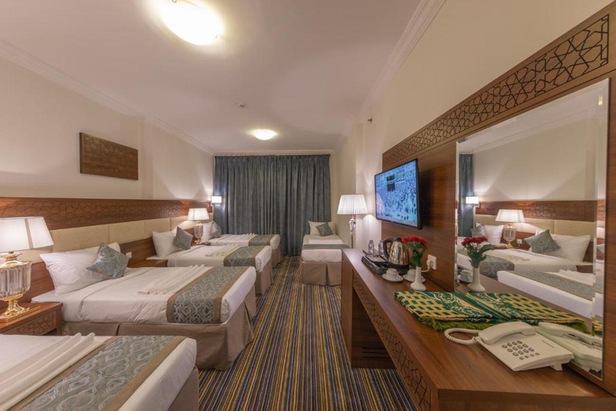 2 Bedrooms, Suite, 2 Bathrooms