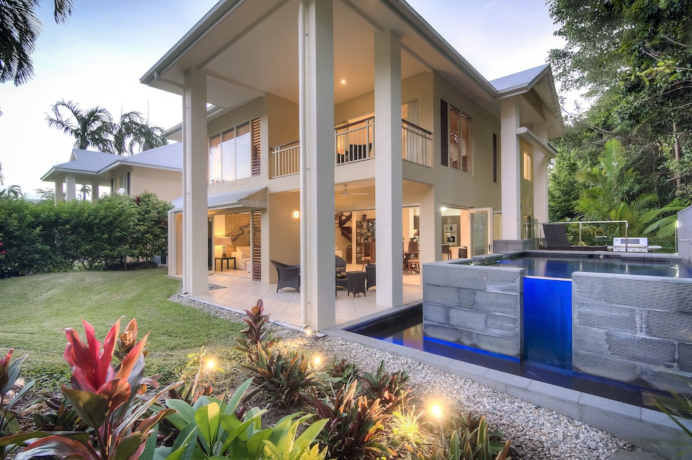 Paradise Links Resort Port Douglas 11/79
