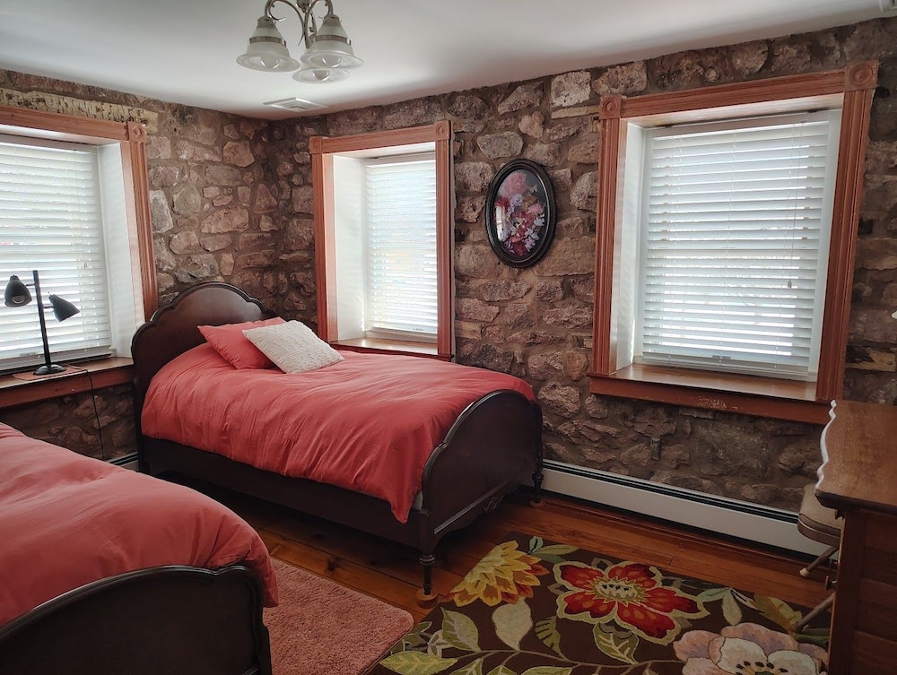 Frush Farm Bed & Breakfast 12/48