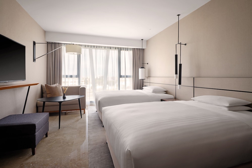Deluxe, Twin Beds