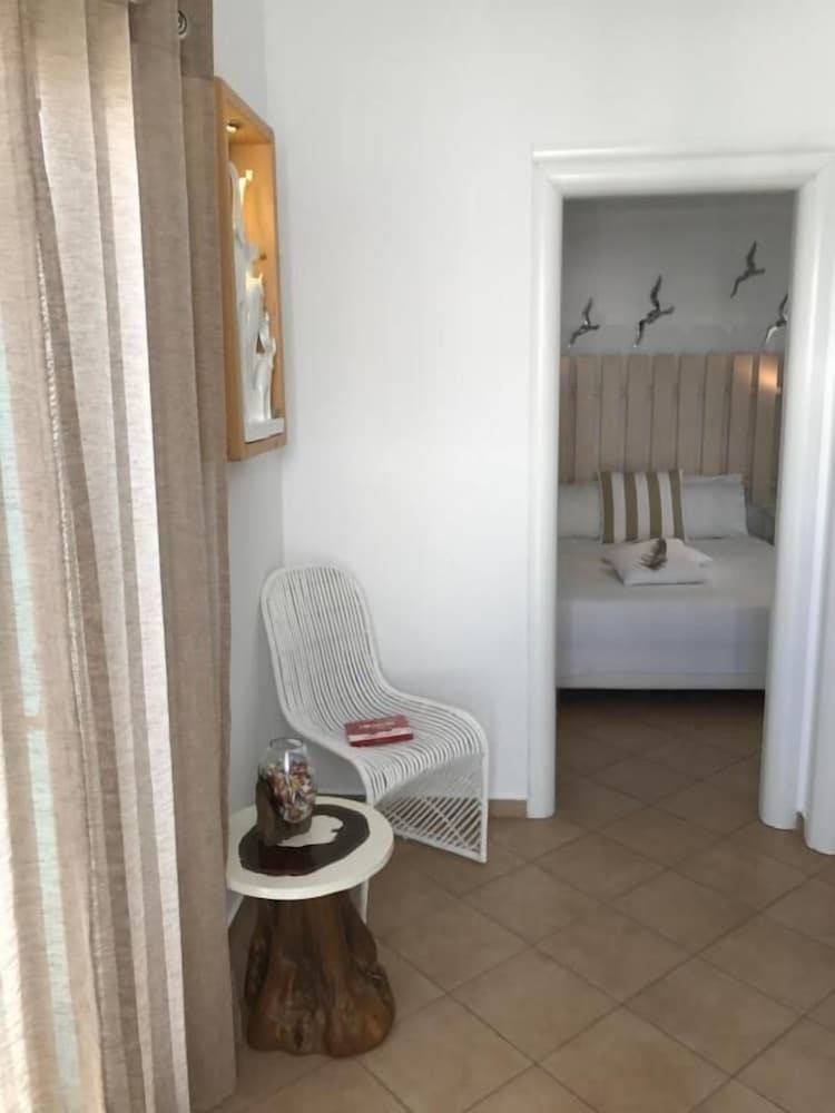 Yanna Luxury Suites 45/47