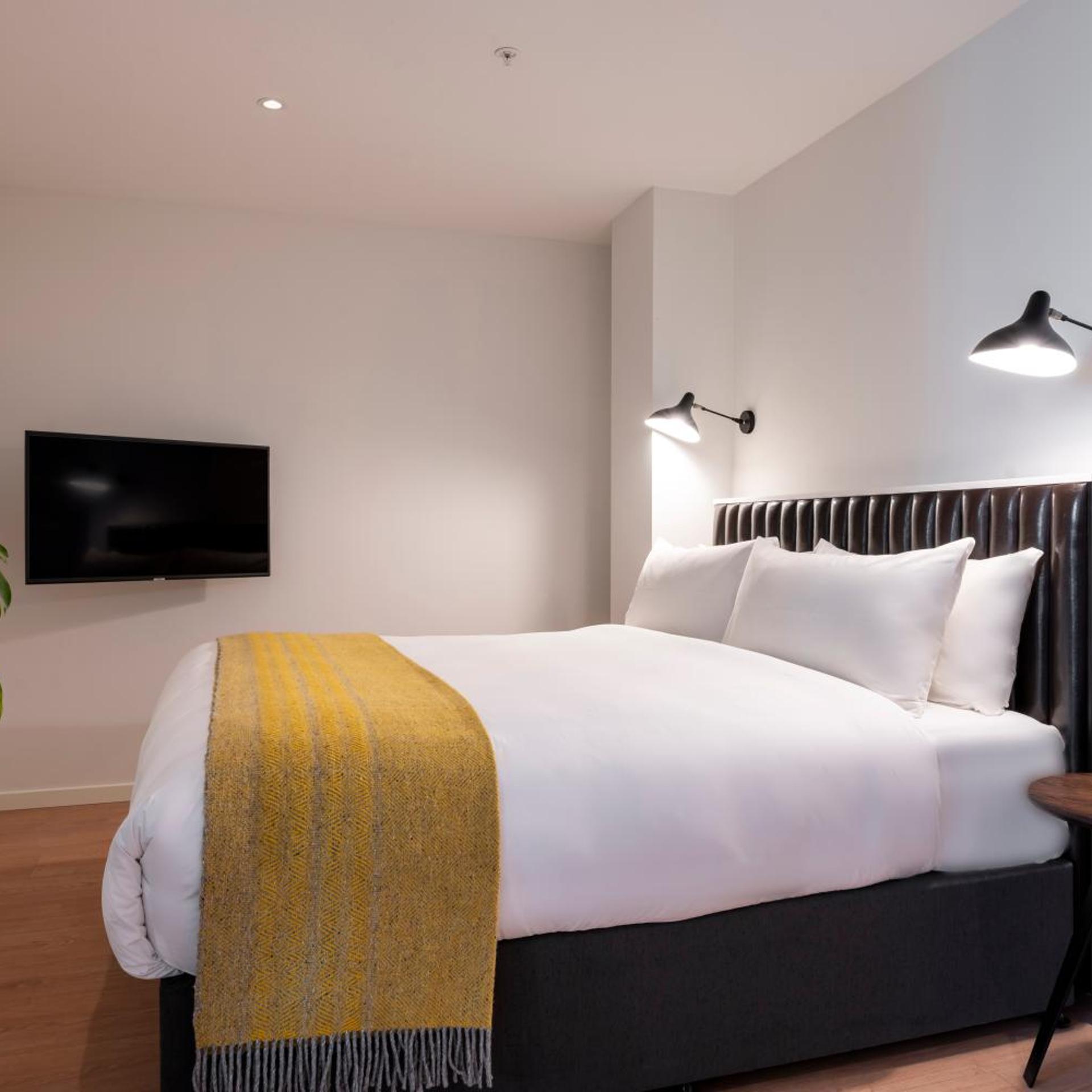 لوفت سوبيريور، PREMIER SUITES PLUS Amsterdam 4/7