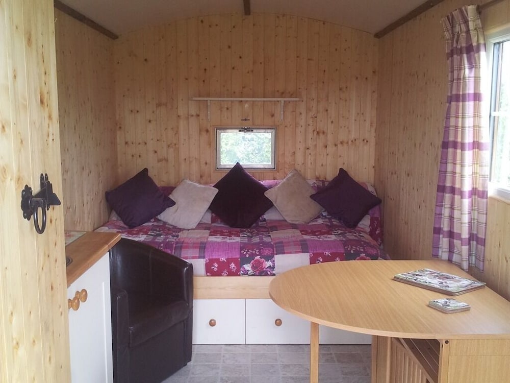 Shepherds Lodge 4/6