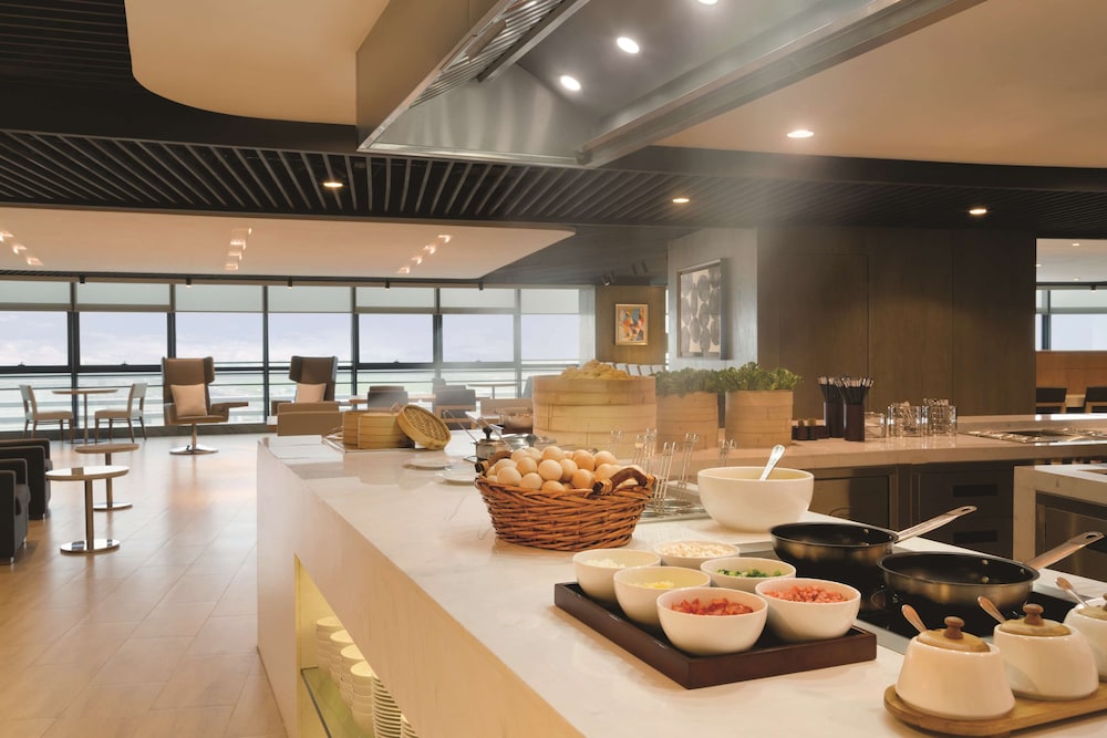 Hyatt Place Shenzhen Airport 52/70