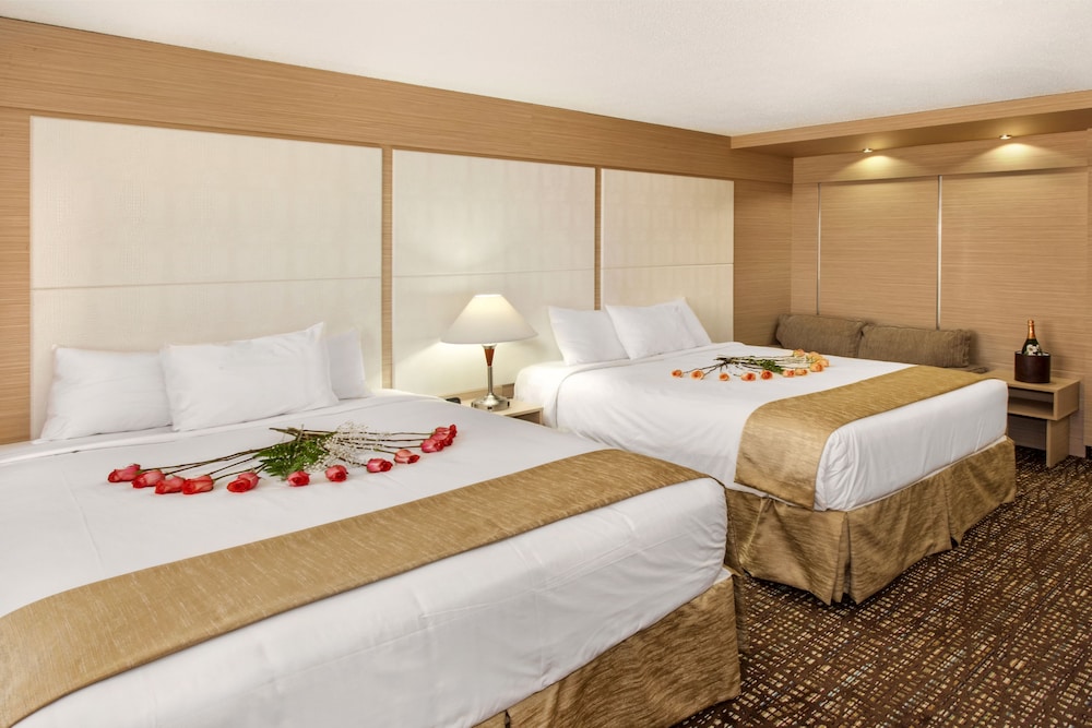 Ocean Beach Palace Hotel And Suites 10/67