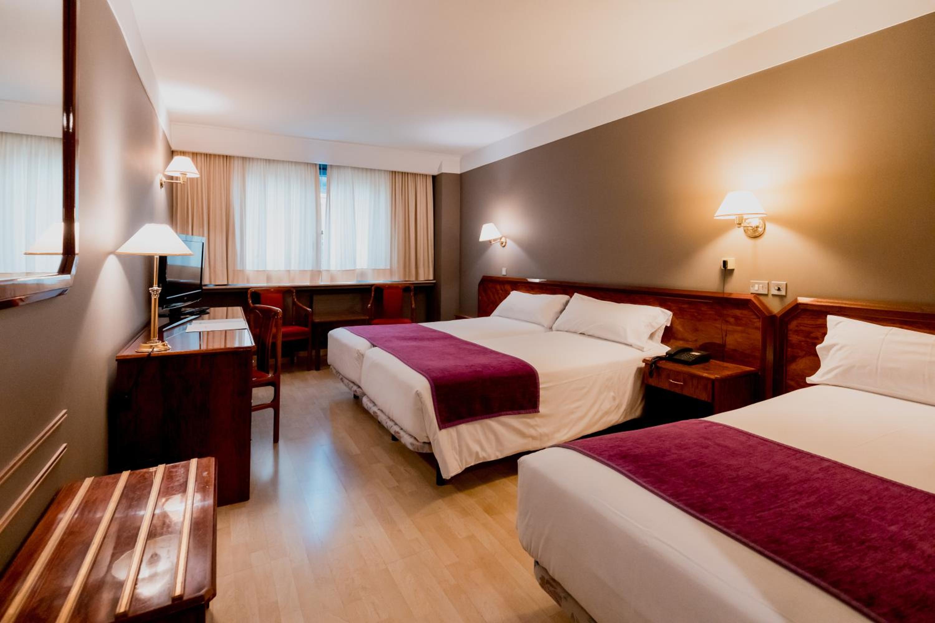 Room, Triple, Single Bed