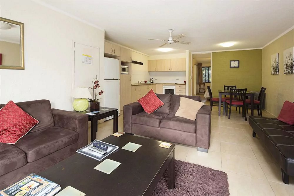 Burleigh Palms Holiday Apartments 43/75
